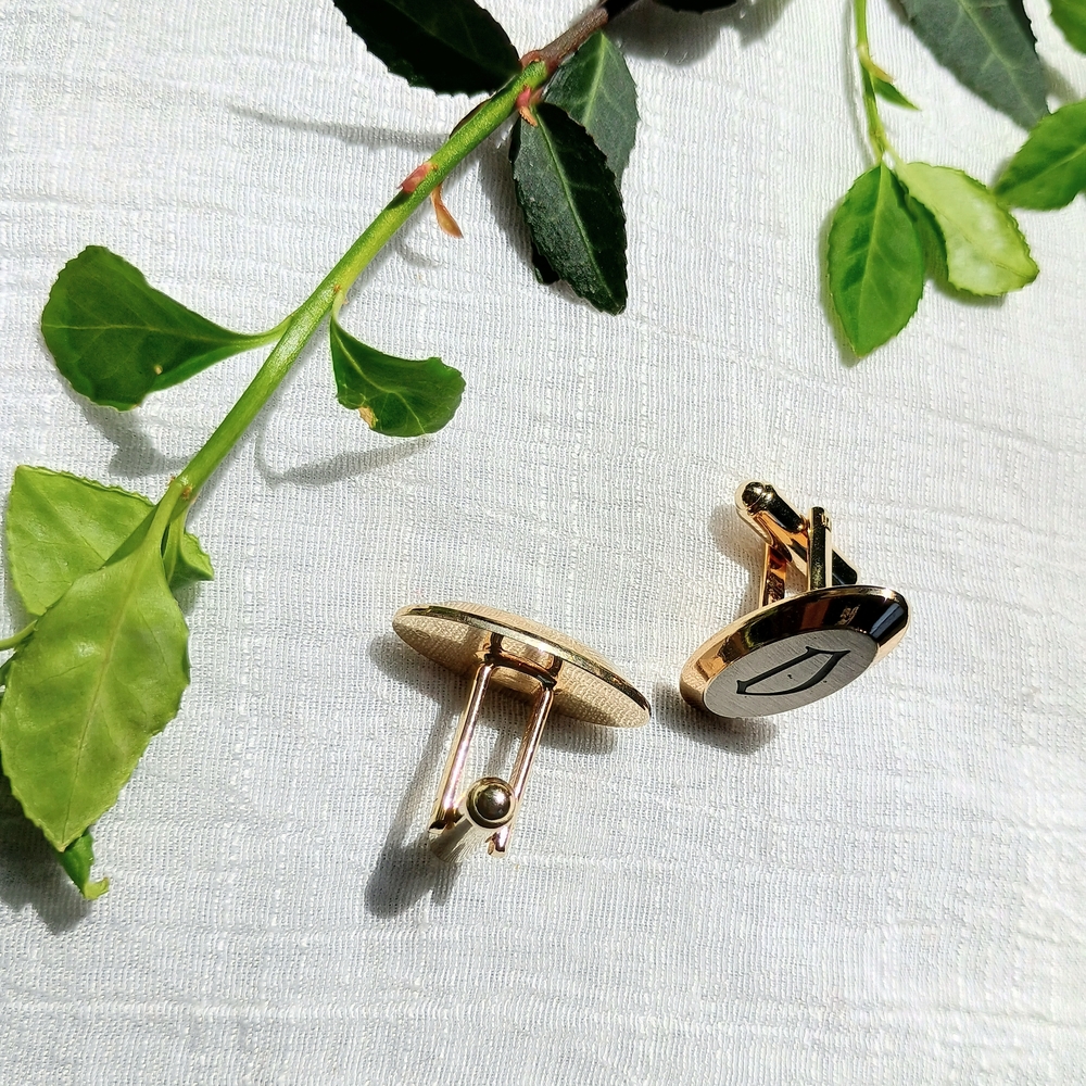 🎩 DAPPER STYLE 🎩 VTG mixed metal "D" cufflinks, Eclectic Grandpa, Gothic Man